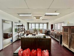 Redhill Forum (D3), Factory #455305971